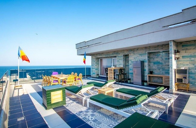 imagine de la un hotel exclusivist de pe plaja phioenicia blue view