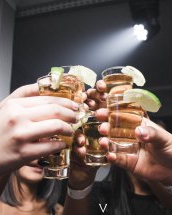 Cinci rețete de cocktail pe care poți să le prepari la tine acasă în sezonul rece