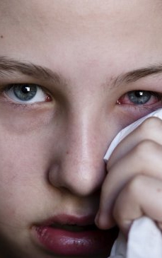 9 semne că ai o infecție periculoasă a ochiului
