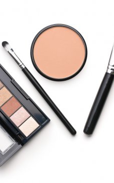 Tehnici de machiaj pentru începători: trucuri pentru un makeup la modă în 2020
