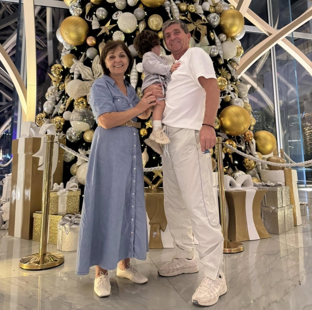 parintii lui theo rose in vacanta alaturi de micutul sasha ioan