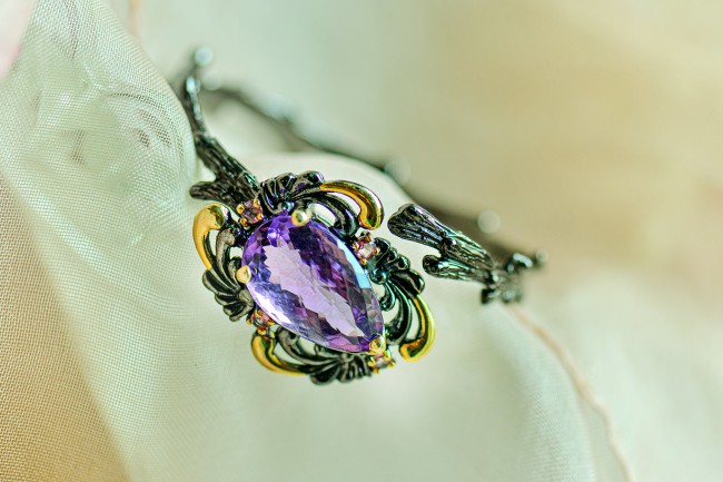 Brățara din argint cu ametist și rodolit