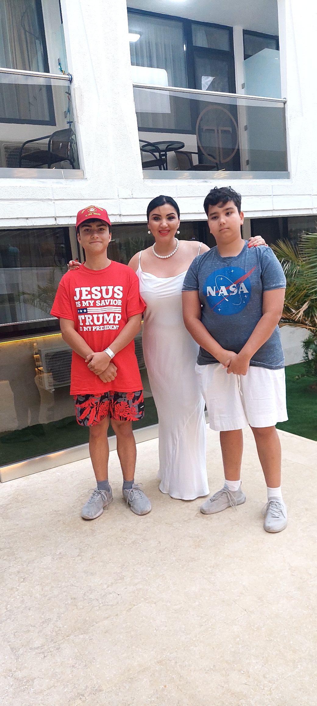 Adriana Bahmuțeanu în vacanță alături de cei doi copii ai săi, Eduard și Maximus Prigoană