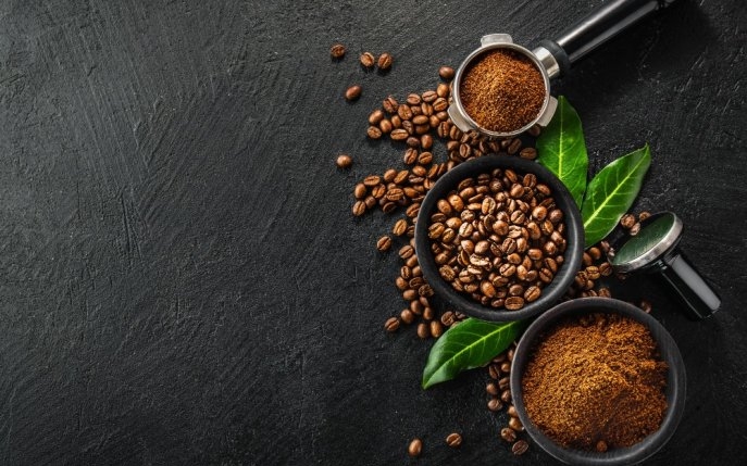 Cum diferă cafeaua boabe de cafeaua măcinată? Cum să faceți cea mai bună alegere dacă sunteți iubitori de cafea?