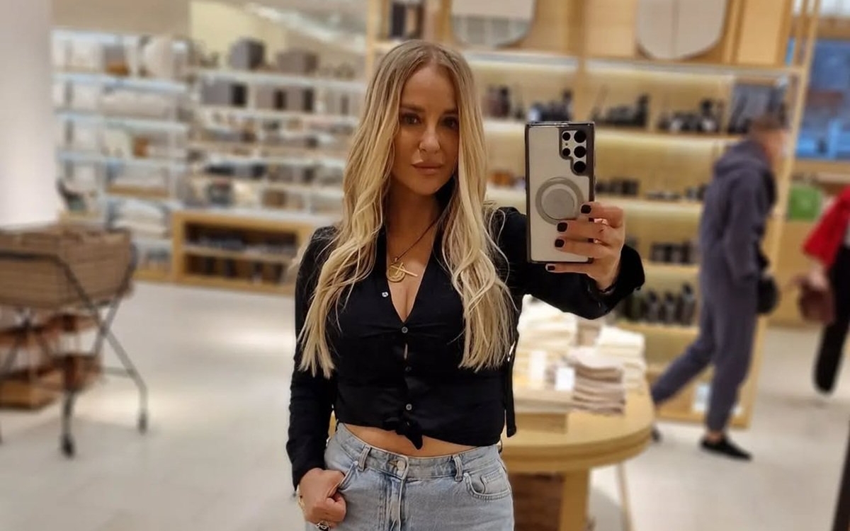 Cum arată Tania Budi în costum de baie, la 57 de ani. Și-a arătat corpul în toată splendoarea, fără filtre și artificii